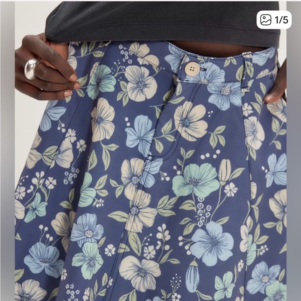 Free People Dahlia Printed Circle Mini Skirt. NWT. Cool combo pop floral